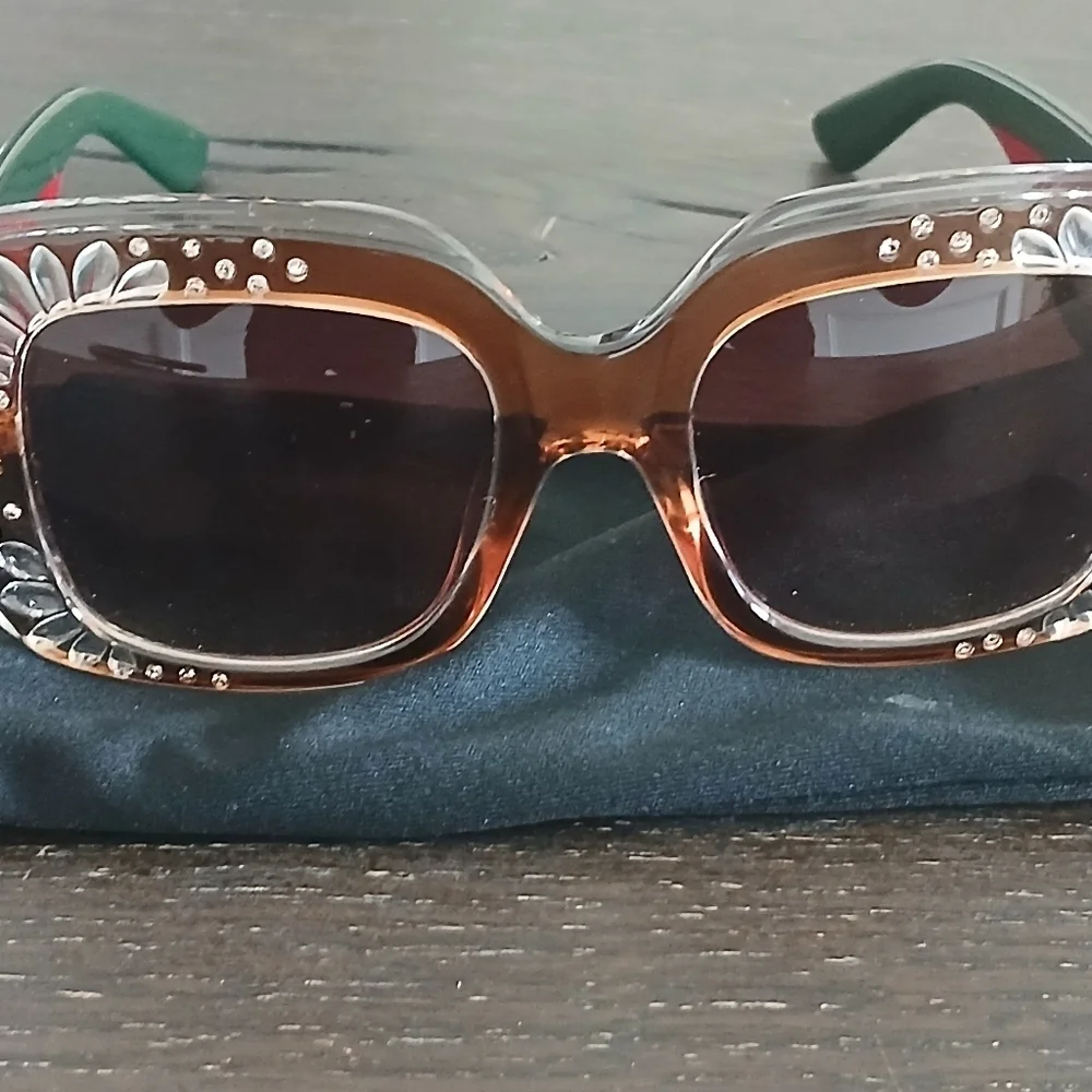 Womens Rectangular Foliage Jewel Trim Thick Plastic Sunglasses Green & Red